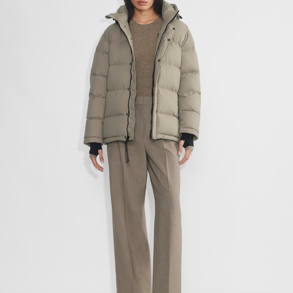 Aritzia/TNA: Super Puff, Taupe, Size XS/S - Picture 2 of 12